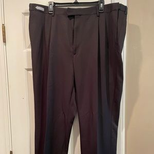 Nearly new condition black 42X30 Savane dress pants